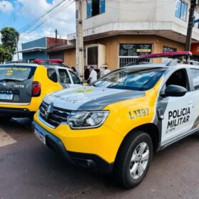 Fotos de Mulher é morta pela amiga com facada nas costas após discussão