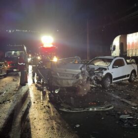 Acidente com carro de Maringá deixa 1 morto e 3 gravemente feridos Foto 3 Fotos de Acidente com carro de Maringá deixa 1 morto e 3 gravemente feridos