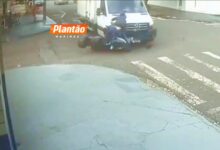 Fotos de Caminhão invade preferencial e causa grave acidente com motociclista em Maringá