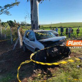 Fotos de Colisão frontal na PR-455 deixa um morto e quatro feridos, um em estado grave