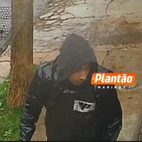 Fotos de Criminosos invadem residência em Sarandi, roubam moto e fazem compras com cartão da vítima