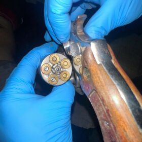 Fotos de Dois homens morrem em confronto com a Rotam de Sarandi; armas e drogas são apreendidas