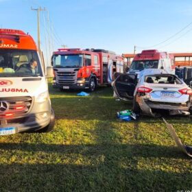 Jovens capotam carro na BR-376 após sair de casa noturna em Maringá; moça morre e motorista é preso Foto 1 Fotos de Jovens capotam carro na BR-376 após sair de casa noturna em Maringá; moça morre e motorista é preso