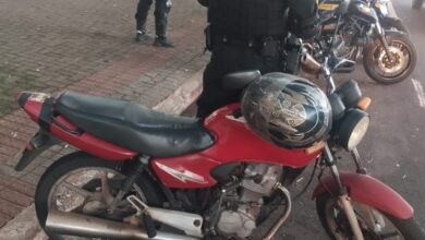 Fotos de Moto é apreendida com mais de R$ 40 mil em dívidas em Maringá