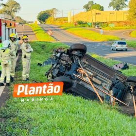 Motorista morre em capotamento na entrada de Floriano, em Maringá Foto 4 Fotos de Motorista morre em capotamento na entrada de Floriano, em Maringá
