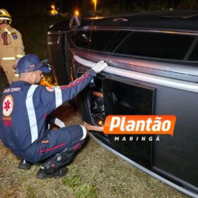 Repórteres presenciam capotamento na BR-376 em Maringá Foto 4 Fotos de Repórteres presenciam capotamento na BR-376 em Maringá