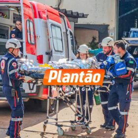 Fotos de Trabalhador fica gravemente ferido após ser atingido por placas de vidro em empresa de Maringá