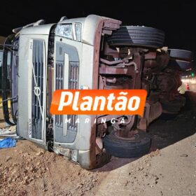 Carreta tomba após ser fechada por outro veículo no Contorno Sul de Maringá Foto 4 Fotos de Carreta tomba após ser fechada por outro veículo no Contorno Sul de Maringá