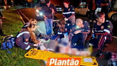 Fotos de Motoboy fica gravemente ferido após carro avançar preferencial em Maringá