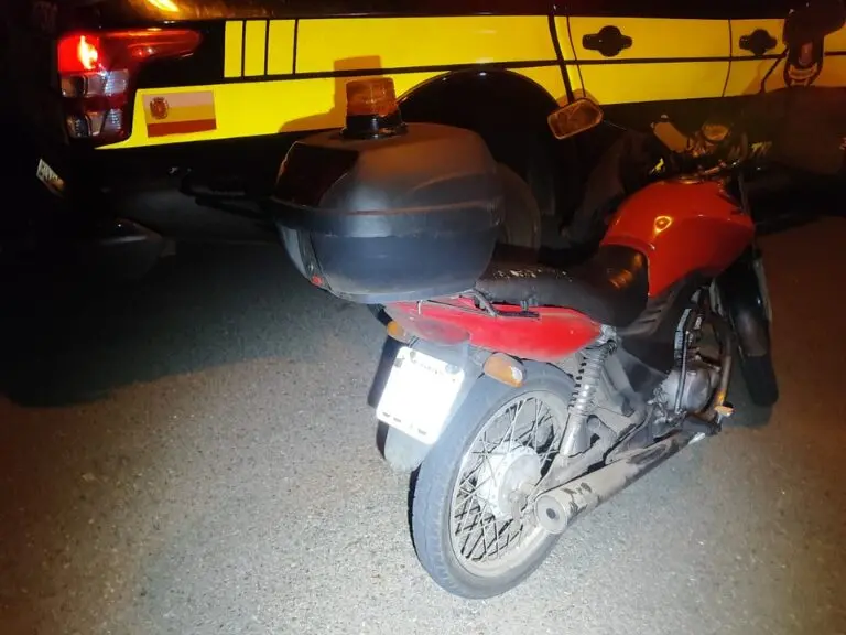 Fotos de Motocicleta com débito de R$ 112 mil é apreendida em Maringá