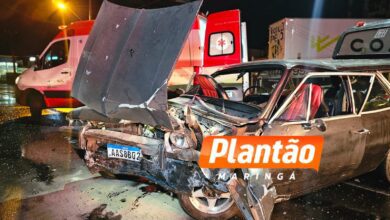 Fotos de Motorista fica ferido após bater carro e veículo pegar fogo na Avenida Colombo