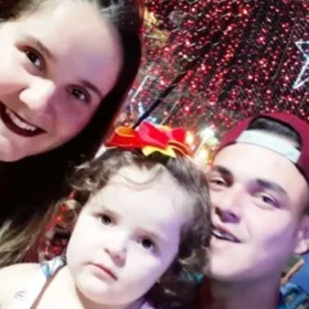 Fotos de Pai, mãe e filha pequena são identificados como vítimas de acidente fatal em Marialva