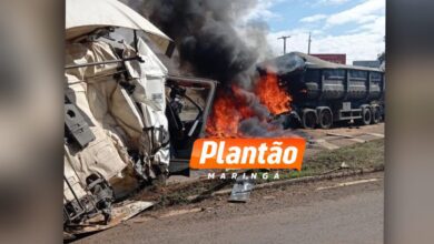 Fotos de Ação rápida de operador de retroescavadeira salva caminhoneiro após colisão na região