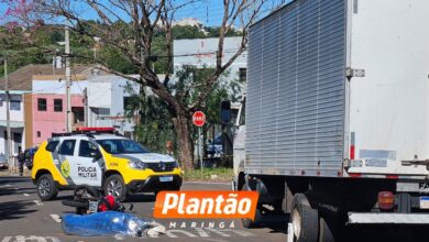 Fotos de Açougueiro que estava indo almoçar morre após colidir moto na traseira de caminhão, em Maringá