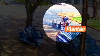 Fotos de Cadeirante é flagrado pegando "rabeira" em moto e cai no cruzamento em Maringá