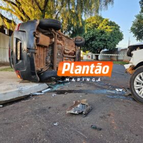Fotos de Câmera flagra acidente com capotamento em Maringá 