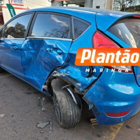 Fotos de Câmera flagra acidente com capotamento em Maringá