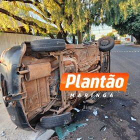 Fotos de Câmera flagra acidente com capotamento em Maringá 