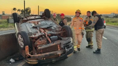 Fotos de Capotamento entre Maringá e Paiçandu deixa duas pessoas feridas