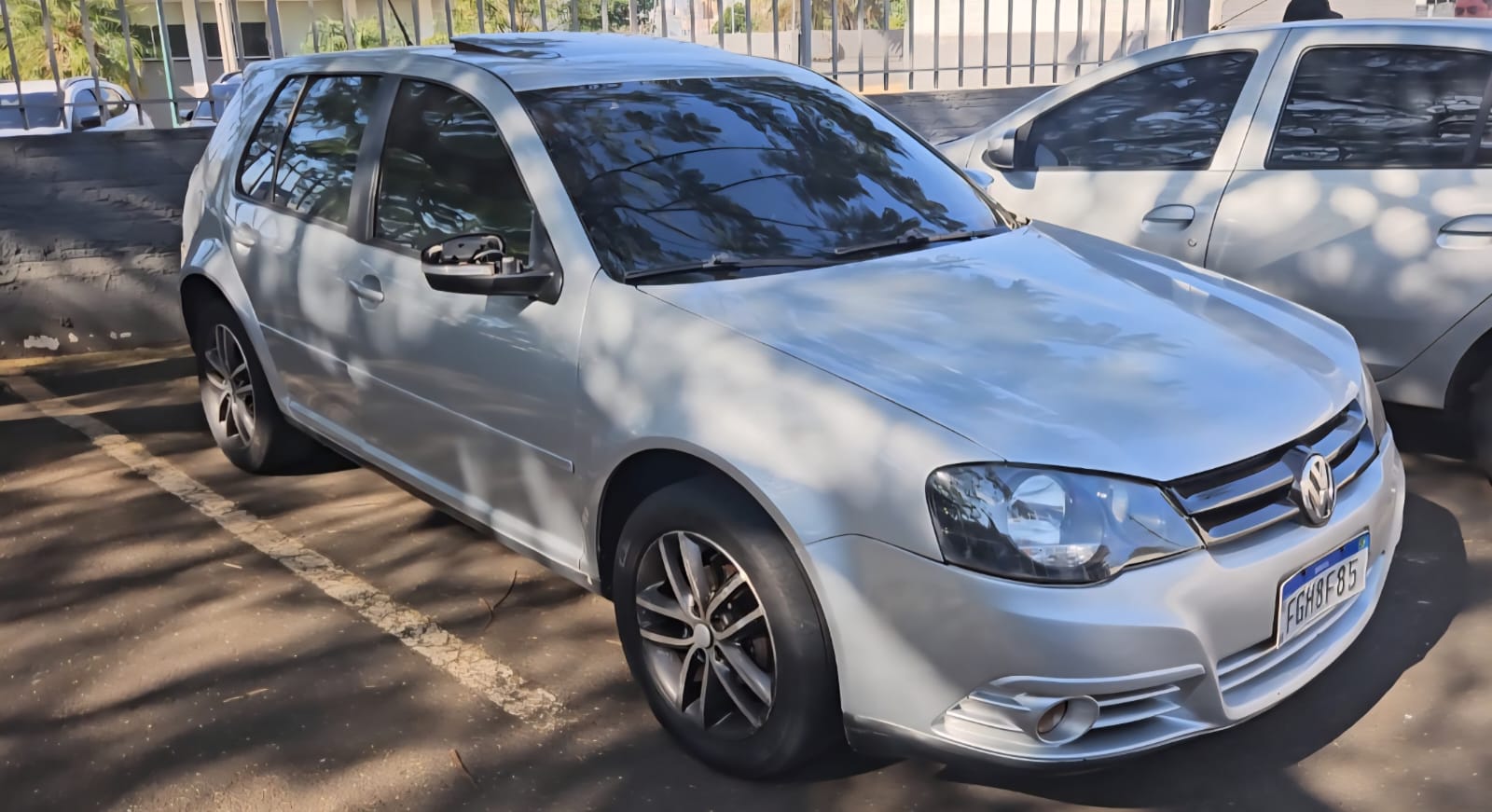 Fotos de Carro furtado do pátio da PM é recuperado em Maringá