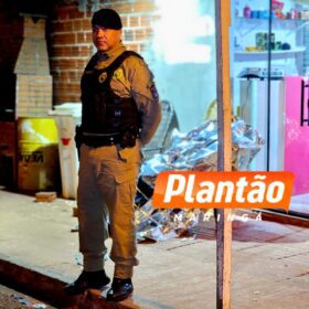 Fotos de Homem é executado a tiros em frente a comércio no bairro José Richa, em Sarandi