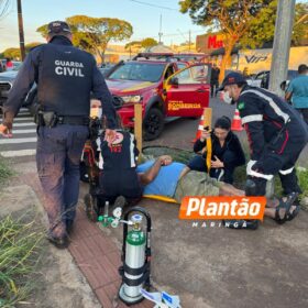 Fotos de Gol avança sinal vermelho, atinge carro e quase atropela grupo de motociclistas em Maringá
