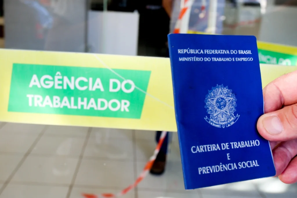Maringá inicia a semana com 569 vagas de emprego abertas na Agência do Trabalhador; confira Foto 1 Fotos de Maringá inicia a semana com 569 vagas de emprego abertas na Agência do Trabalhador; confira