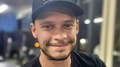 Fotos de Motoboys prestam emocionante homenagem a colega morto em acidente em Maringá