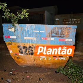 Fotos de Motociclista fica em estado crítico após bater em Container de entulho em Sarandi