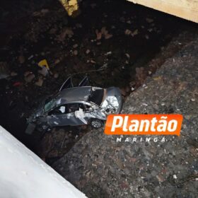 Mulher é intubada após carro cair de ponte na divisa de Maringá e Sarandi Foto 8 Fotos de Mulher é intubada após carro cair de ponte na divisa de Maringá e Sarandi