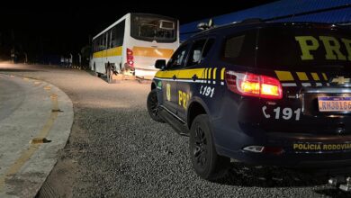 Fotos de Ônibus com 20 trabalhadores de indústria sofre acidente na BR-376