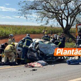 Fotos de Pai, mãe e filha de 13 anos morrem em colisão frontal na PR-323