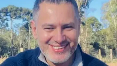 Fotos de Acidente entre carro e caminhão mata motorista de 46 anos, na PR-487