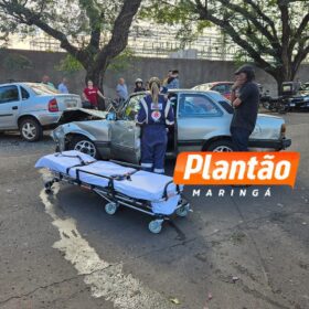 Fotos de Casal fica ferido em colisão entre dois carros, em Maringá