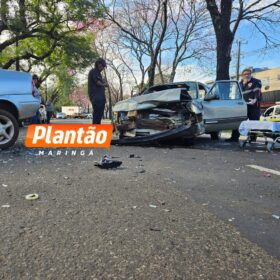 Fotos de Casal fica ferido em colisão entre dois carros, em Maringá