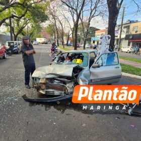 Fotos de Casal fica ferido em colisão entre dois carros, em Maringá