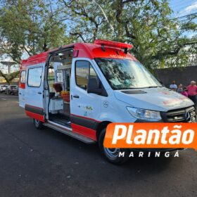 Fotos de Casal fica ferido em colisão entre dois carros, em Maringá