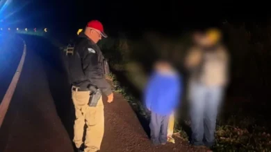 Fotos de Crianças fogem de casa para conhecer influenciador e são encontradas pela PRE sozinhas na BR-369