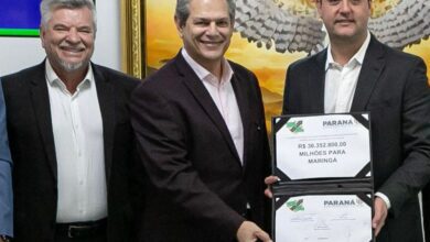 Fotos de Delegado Jacovós e Silvio Barros acompanham liberação de recursos para pavimentação em Maringá