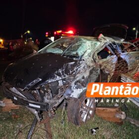 Fotos de Dois jovens ficam feridos em capotamento no Contorno Sul, em Maringá