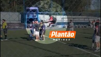 Fotos de Jogador agride árbitro com voadora pelas costas durante campeonato de Fut7 em Maringá