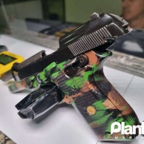 Fotos de Maringaense executado em Marialva havia sido preso em 2022 em Sarandi com submetralhadora, pistola e moto furtada