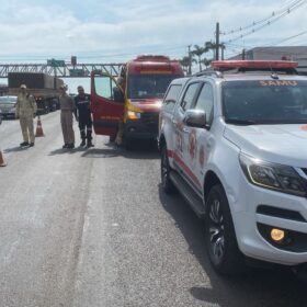 Motociclista fica gravemente ferido após colisão com carro na PR-317 em Maringá Foto 2 Fotos de Motociclista fica gravemente ferido após colisão com carro na PR-317 em Maringá