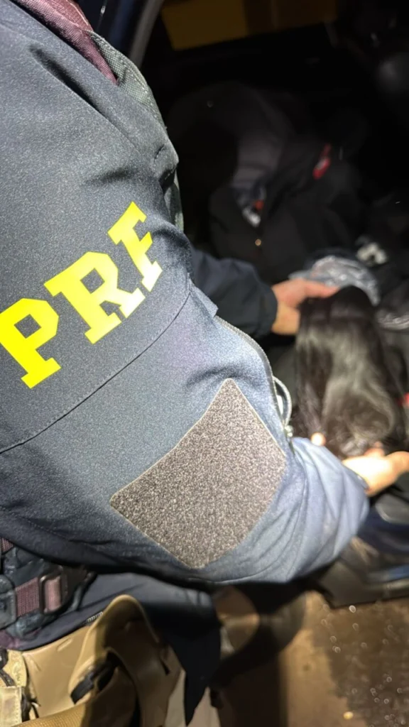 Fotos de PRF apreende 160 quilos de cabelo humano na região de Maringá