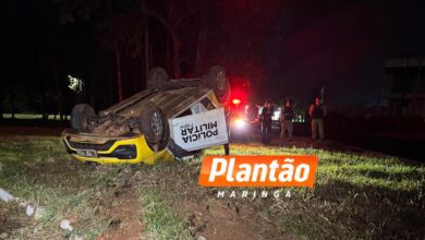 Fotos de Viatura da PM capota durante retorno de curso em Maringá; chovia no momento do acidente