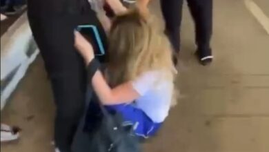 Fotos de Vídeo registra briga entre estudantes no Terminal Urbano de Maringá; assista