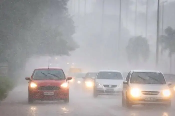 Alerta de perigo de tempestade é disparado para 324 cidades do Paraná; veja lista completa Foto 1 Fotos de Alerta de perigo de tempestade é disparado para 324 cidades do Paraná; veja lista completa