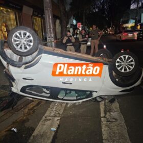 Câmera flagra capotamento no centro de Maringá; pedestre quase é atingido Foto 2 Fotos de Câmera flagra capotamento no centro de Maringá; pedestre quase é atingido