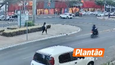 Fotos de Câmera flagra capotamento no centro de Maringá; pedestre quase é atingido