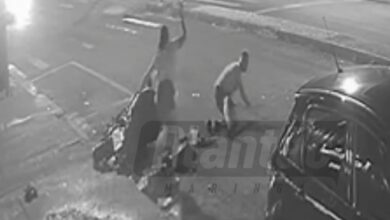 Fotos de Câmera flagra mulher atacando brutalmente homem com garrafa em Maringá; a vítima foi intubada